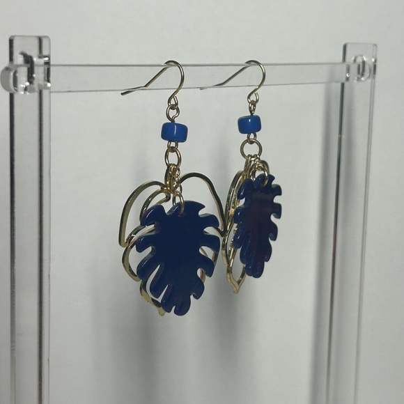 Earrings - Picture 3 of 3